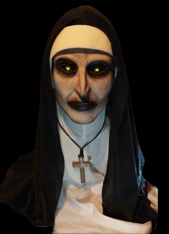 Costume Complet La Nonne Valak avec masque