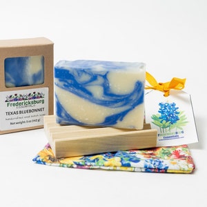 Set de regalo de jabón Texas Bluebonnet: jabón artesanal, plato de madera y bolsa con cordón