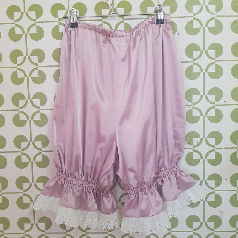 Women/'s dusty pink Victorian bloomers with lace trim size 10-12 au