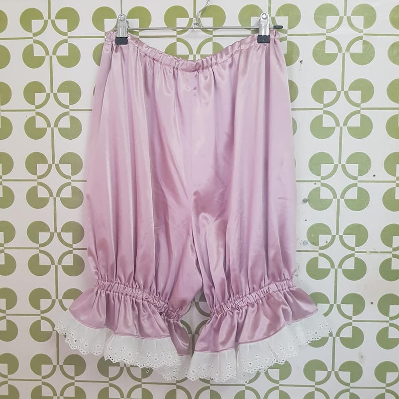 Women/'s dusty pink Victorian bloomers with lace trim size 10-12 au