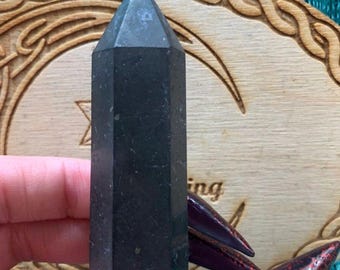 Torre di shungite/Shungite/Generatore/Generatore di shungite/Griglia di cristallo/Cristalli/Regali sotto i 15 anni/Sculture di shungite/EMF