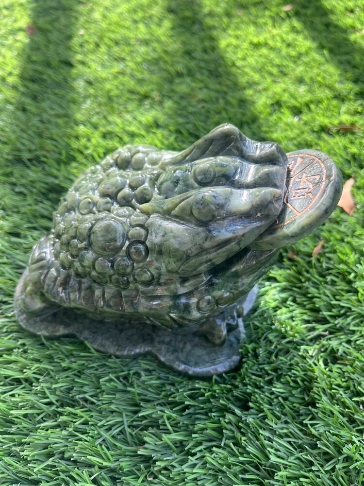 Jade Money Frog Feng Shui - Glücksfrosch Mit Münze 4x3x3 Zoll Natural Jade