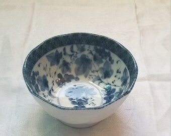 Japanese Vintage Rice / Noodle / Soup Bowl with Blue and White Hues of Grapes and Leaves made of Porcelain