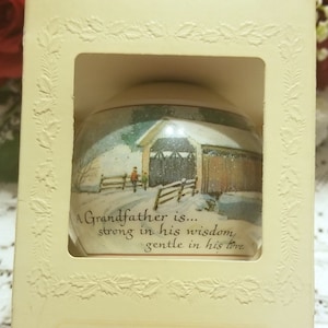 Adorno de vidrio con forma de abuelo de Hallmark, año 1980, en su caja original. Hallmark Cards, Inc., fabricado en EE. UU.