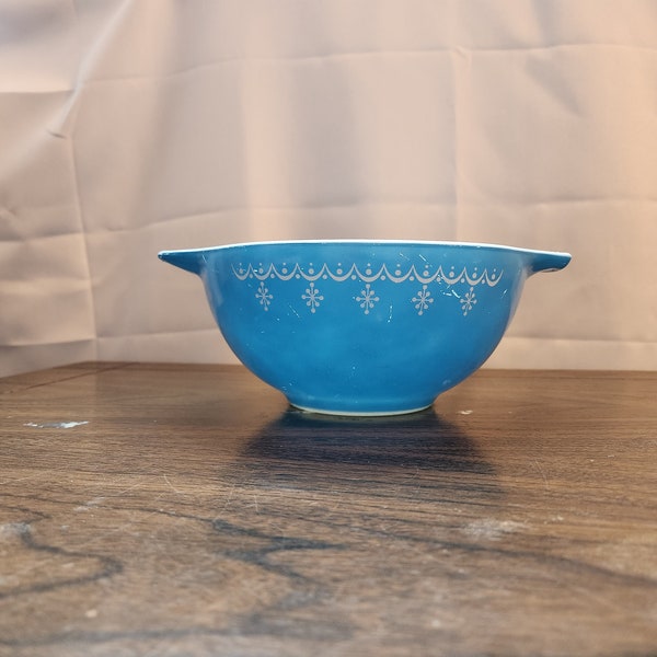 Pyrex Snowflake Blue Garland Cinderella Mixing Bowl, 442, 1 1/2 QT, White on Blue, Milk Glass Ovenware, Compatibles Collection, Vintage 1970