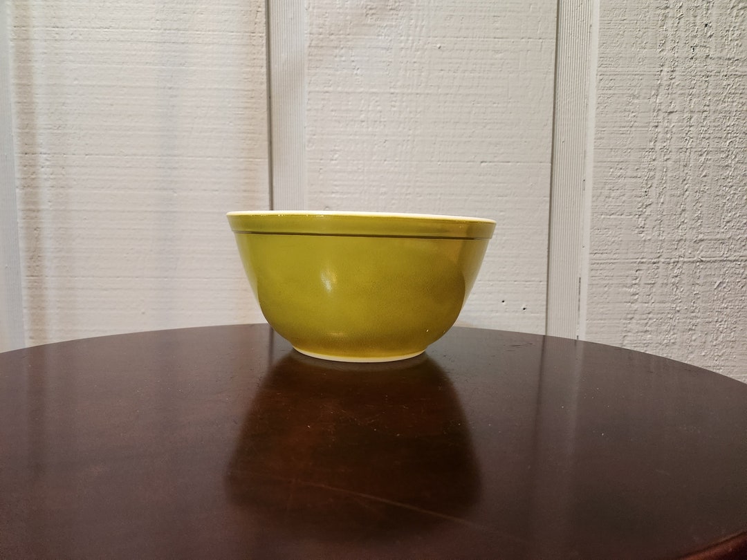Green Avocado Pyrex Mixing Bowl, 1 1/2 QT, 402, Medium, Ovenware ...