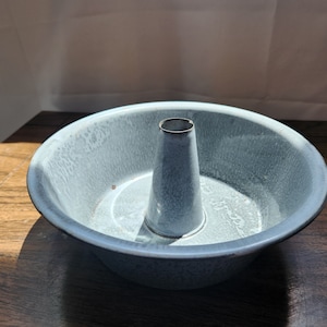 Graniteware Bundt Cake Pan, Vintage Enamelware, Gray Cookware, Bakeware, Camping