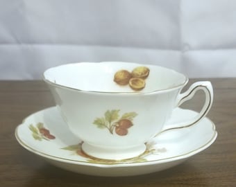 Royal Grafton Fine Bone China Fancy Fruits theekop en schotel met gouden rand, midden van de eeuw, gemaakt in Engeland, appels, druiven, herfstoogst