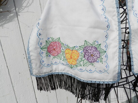 French Inspiration/VINTAGE HAND EMBROIDERED Fring… - image 3