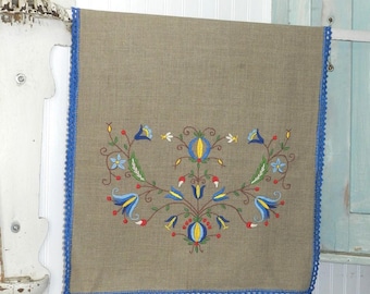 HAND EMBR0IDERED NATURAL LiNEN TABLE RUNNeR/38.5" X 19.5"