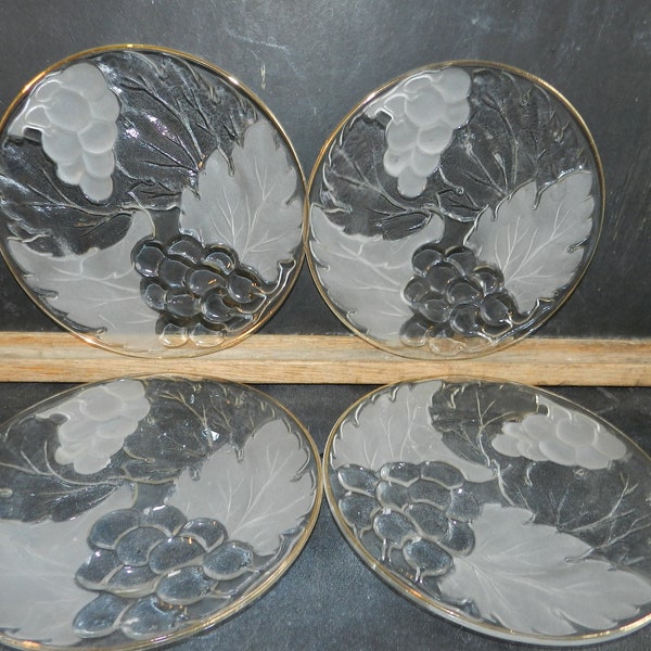 STUNNING EMBOSSED GRAPe Frosted Glass Dessert Plates/7 1/4" diam./Set of 4/KIG Indonesia