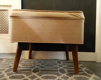 TABURETE DE ALMACENAMIENTO ANTIGUO/Apartamento parisino/Retro