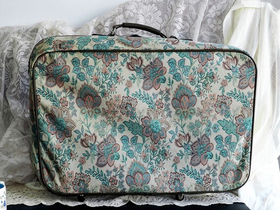 VINTAGE TAPESTRY AMERICAN Tourister - image 9