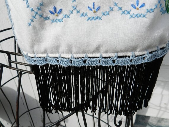 French Inspiration/VINTAGE HAND EMBROIDERED Fring… - image 5