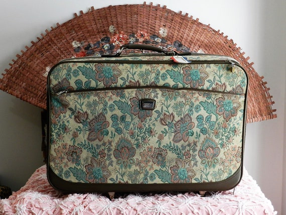 VINTAGE TAPESTRY AMERICAN Tourister - image 1