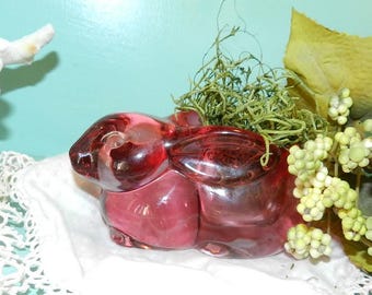 ViNTAGE PiNK GLASS RABBiT V0TIVE CANDLE H0LDER/HeAVY S0LID GLASS/INDiANA GLaSS CRANBeRRY PiNK