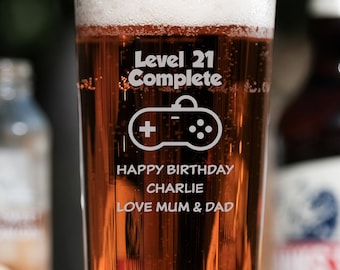 Personalised Pint Glass Engraved with Level 21 Complete Gamer Design 21st Birthday Gift