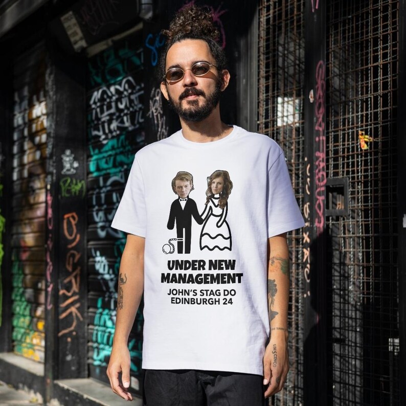 Camiseta de despedida de soltero con nueva dirección – Camiseta personalizada con la cara del novio y la novia. imagen 5