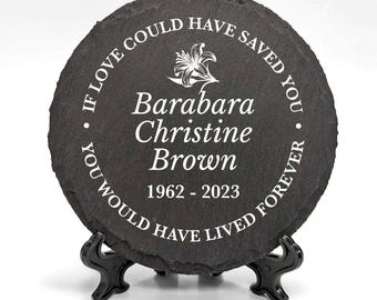 Placa conmemorativa de pizarra, impresa con UV, con nombre y fechas personalizadas, con soporte de exhibición.