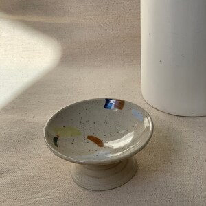 Stoneware pedestal dish