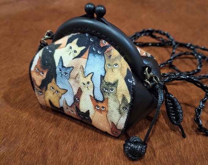 Cat & Yarn Kiss Lock Purse: Black Vegan Leather Crossbody Bag