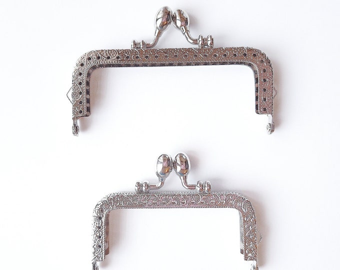 Silver Kiss Lock Coin Purse Frame: 8.5cm/10.5cm with FREE PATTERN