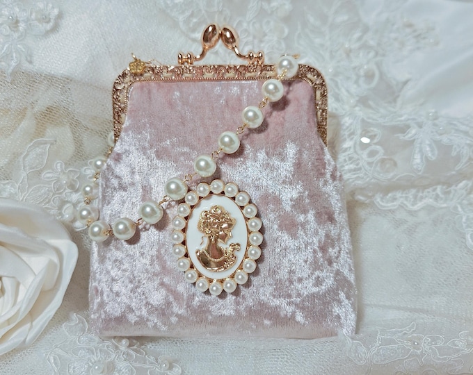 Pink Velvet Kisslock Purse: Vintage Style Handbag with Retractable Card Holder