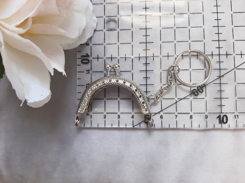 2" Metal Kiss Lock Purse Frame with Keyring - FREE Pattern (5.5cm Clutch Frame) image 3
