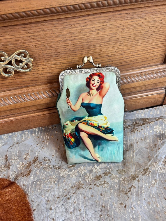 Kiss Lock Clutch Bag: Vintage Beauty Poster Canvas & Velvet Frame Purse