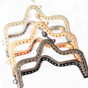 4&#39;&#39; Metal Purse Frame Kiss Lock with Free Pattern & Screws