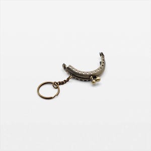 2" Metal Kiss Lock Purse Frame with Keyring - FREE Pattern (5.5cm Clutch Frame) Bronze