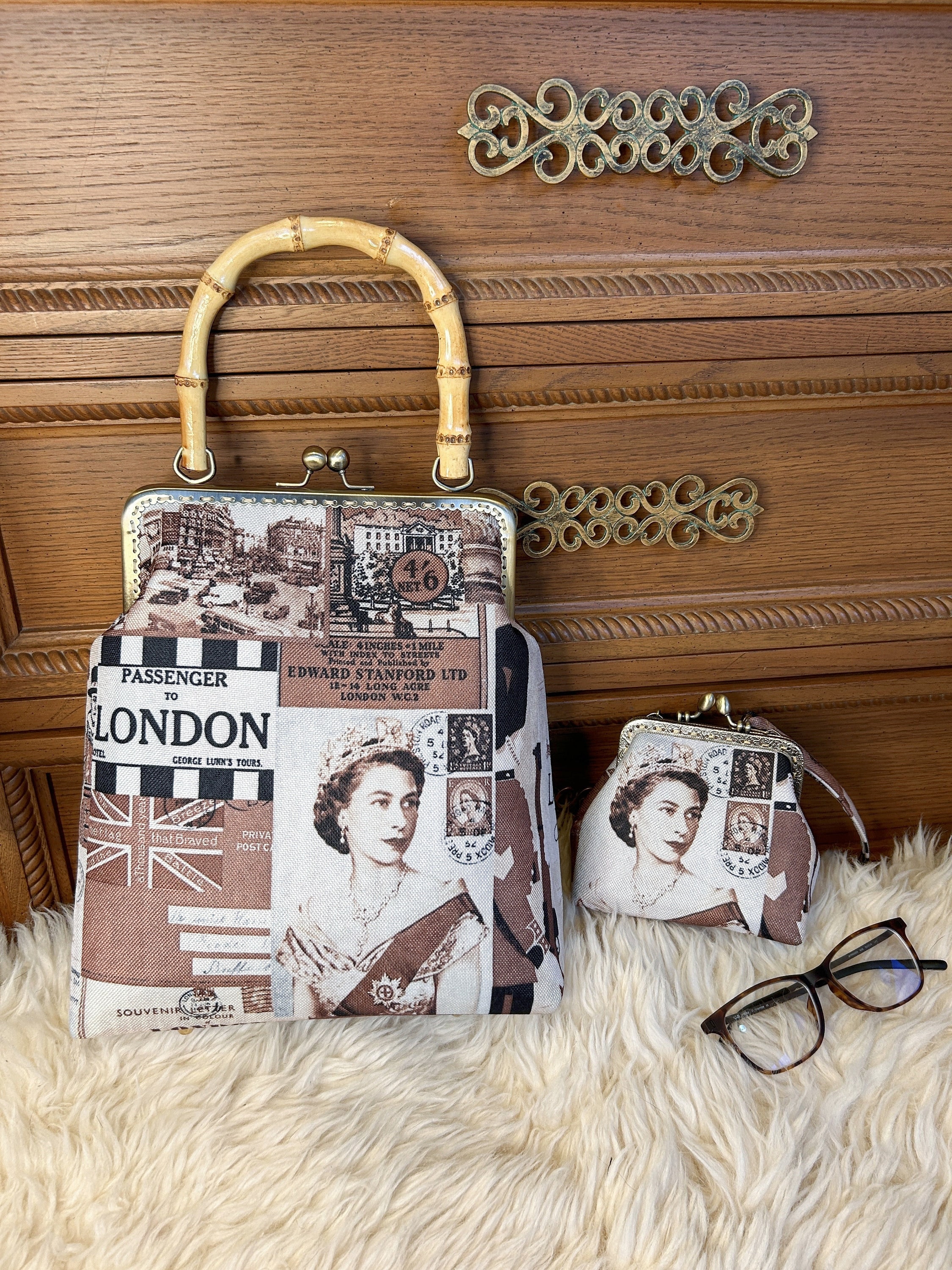 VTG KH Lthr Co Bag w/ Queen Elizabeth