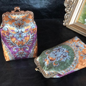 Sac pour téléphone en velours fait main Porte-monnaie Trousse de maquillage Portefeuille pour femme Motif damassé Mini sac pour téléphone portable Rangement pour cartes de crédit