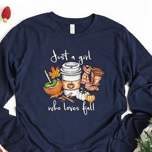 Nur ein Mädchen, das Herbst Shirt liebt, Frauen Herbst Shirts, süße Herbst Shirts für Frauen, Herbst Liebhaber Shirt, Kürbisse Shirt, Herbst Shirt, Halloween