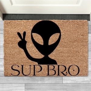 Alien doormat|Patio doormat|Door mat|porch mat|Mat|Dog mat|Sup bro|UFO mat|Home decor|Outdoor decor|Door rug|Welcome|Alien|ufo|peace sign