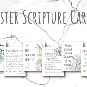 Peut inclure: Ensemble de 7 cartes de l'Écriture sainte de Pâques avec des illustrations florales et des citations inspirantes. Les cartes présentent des versets tels que « Il est ressuscité », « Je sais que mon Rédempteur vit », « Ne crains point », « Je suis la résurrection et la vie », « La paix, je vous la laisse », « Je t'ai gravé sur les paumes de mes mains », « Il a été blessé pour nos transgressions » et « Avec Dieu, tout est possible ».
