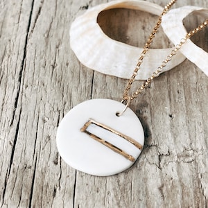 White Minimal Necklace, White and Gold Necklace, Porcelain Jewellery, Gold Necklace, Simple Everyday Necklace, Dainty Necklace, Feminine