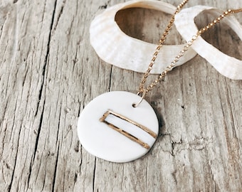 White Minimal Necklace, White and Gold Necklace, Porcelain Jewellery, Gold Necklace, Simple Everyday Necklace, Dainty Necklace, Feminine