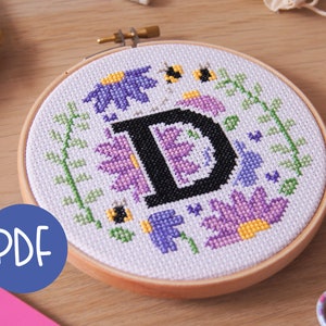 Letra D - Padrão floral de ponto cruz digital A-Z - Alfabeto