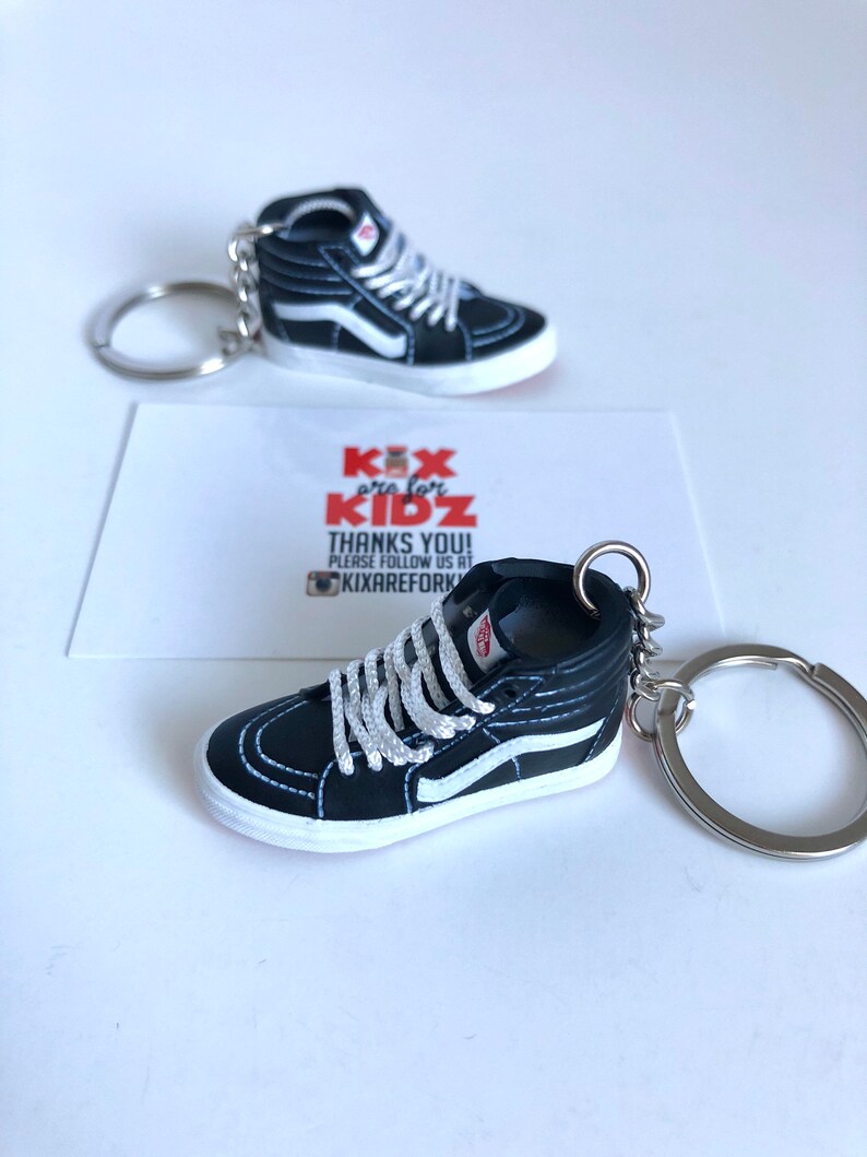 93 Limited Edition Converse shoe keyring for All Gendre