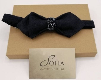 Bow tie with pearls, dark blue, bow tie, linen, embroidered, handmade, unique, one-of-a-kind, Sofia makes the bow tie, Sofiamakes the fly