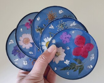 Blue Resin Coasters | Pressed Flower Coasters | Resin Coaster Set of 5 Round | Floral Coasters | Blue Coasters | Made with real dry flowers