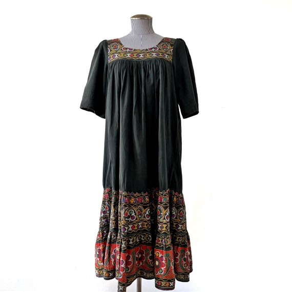 Vintage 1970s Bila of California Indian Black Smock Dress Vintage 1970s Bila of California Indian Black Smock Dress