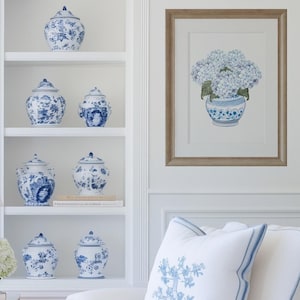 Hortensia chinoiserie pot aquarel kunst print op archiefpapier, blauwe bloem poster, New England hortensia bloemenkunst aan de muur