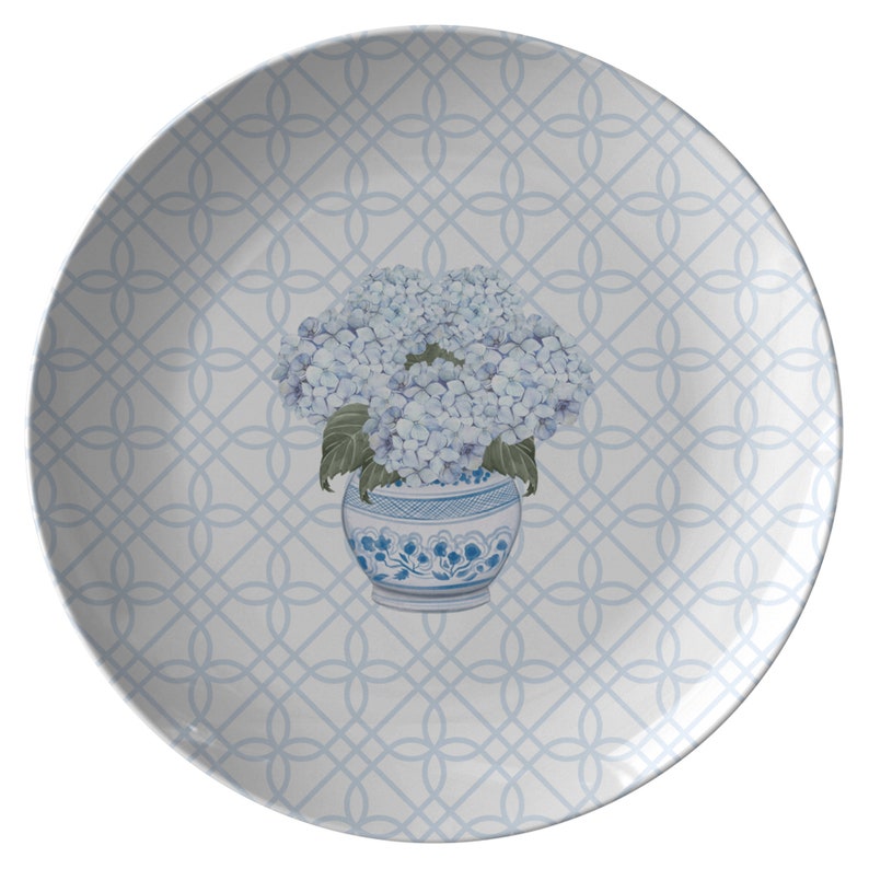 watercolor hydrangeas in chioserei pot plastic plate, outdoors picnic