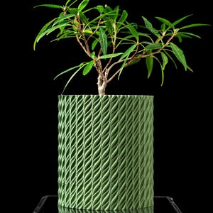 Flow Planter Pot