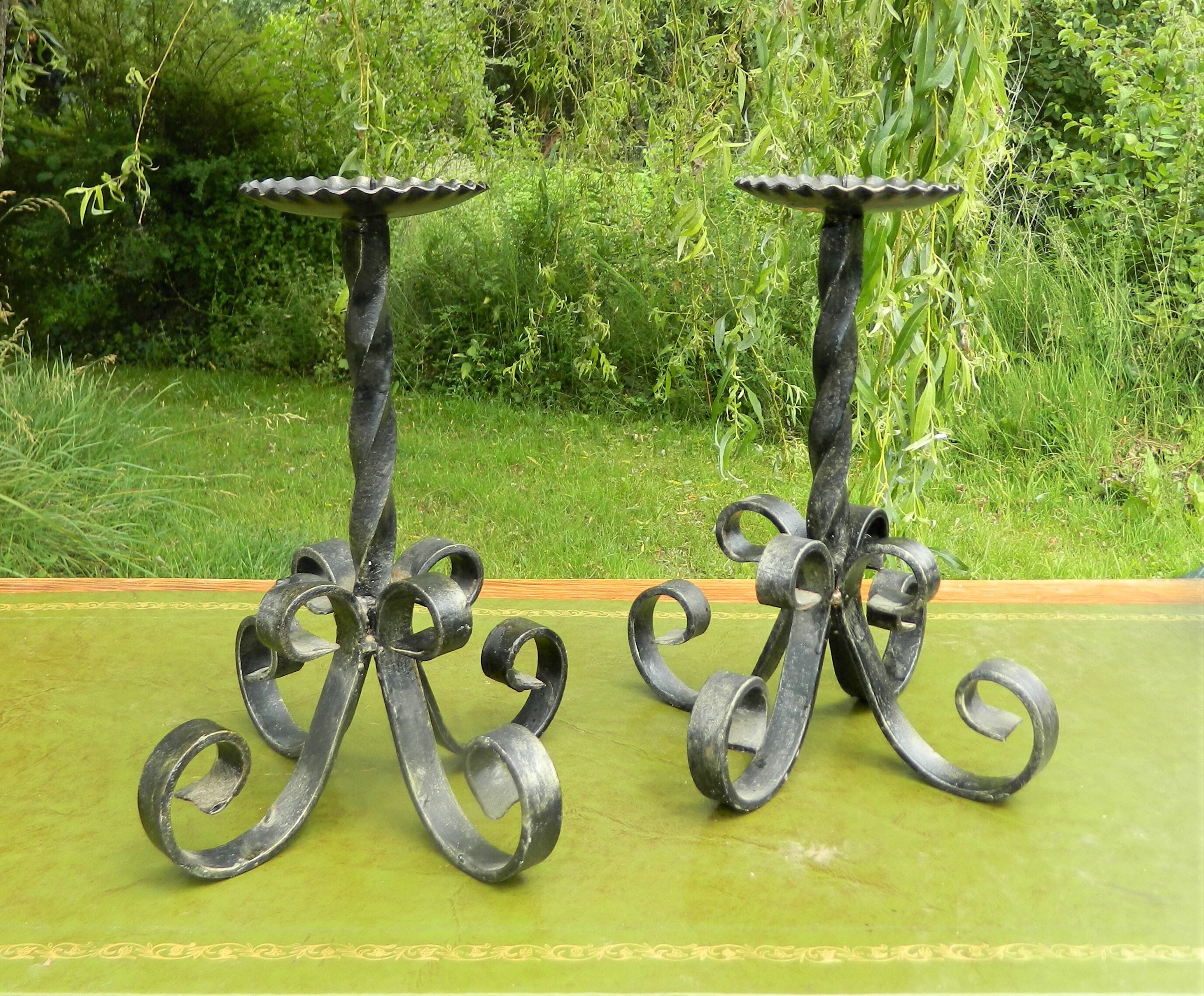 France Deux Grands et Larges Bougeoirs Chandeliers en Fer Forgé Du Xixeme 19Eme Fait Main Entiérreme