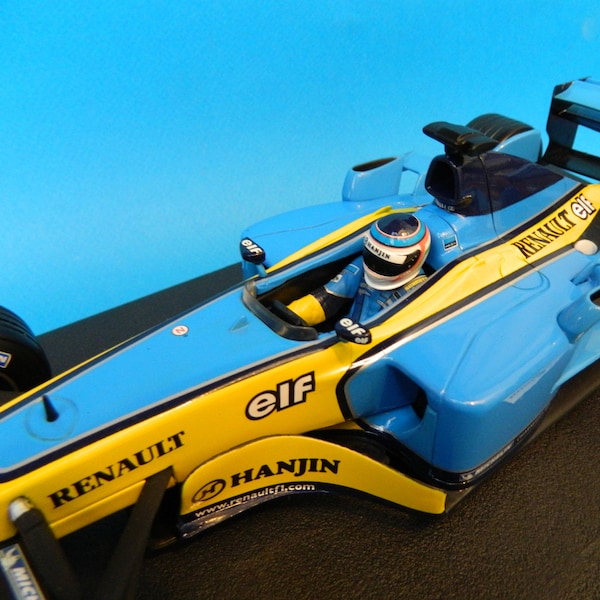 1:18,HotWheels,Racing,Renault,F1,Team R 23 Jarno Trulli avec sa boite d'origine