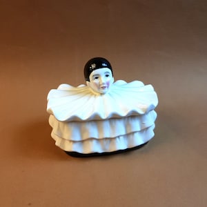 カポディモンテ様式の置物、ベンチに座る祖父母、多色陶器 - Etsy 日本