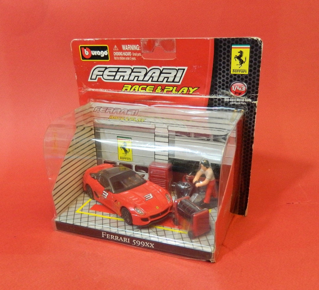 1:43,ferrari,599 Xx,burago,#3 Collection Race & Play Boite Diorama